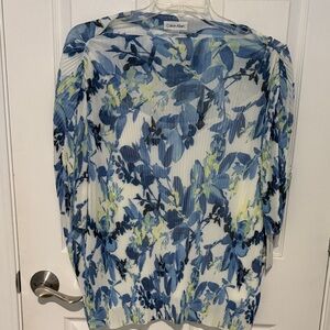 NWT Calvin Klein Blue and White Floral Top. Size XL.